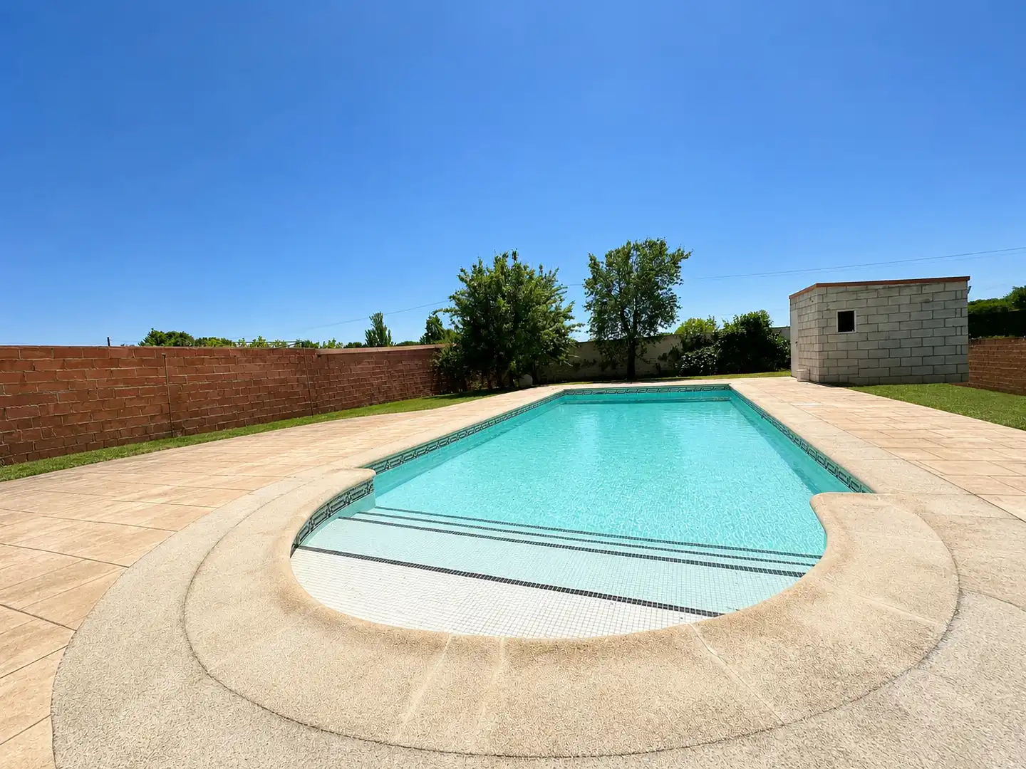 Piscina de Casa o chalet en venta en Nuevo Baztán con Aire acondicionado, Calefacción y Jardín privado