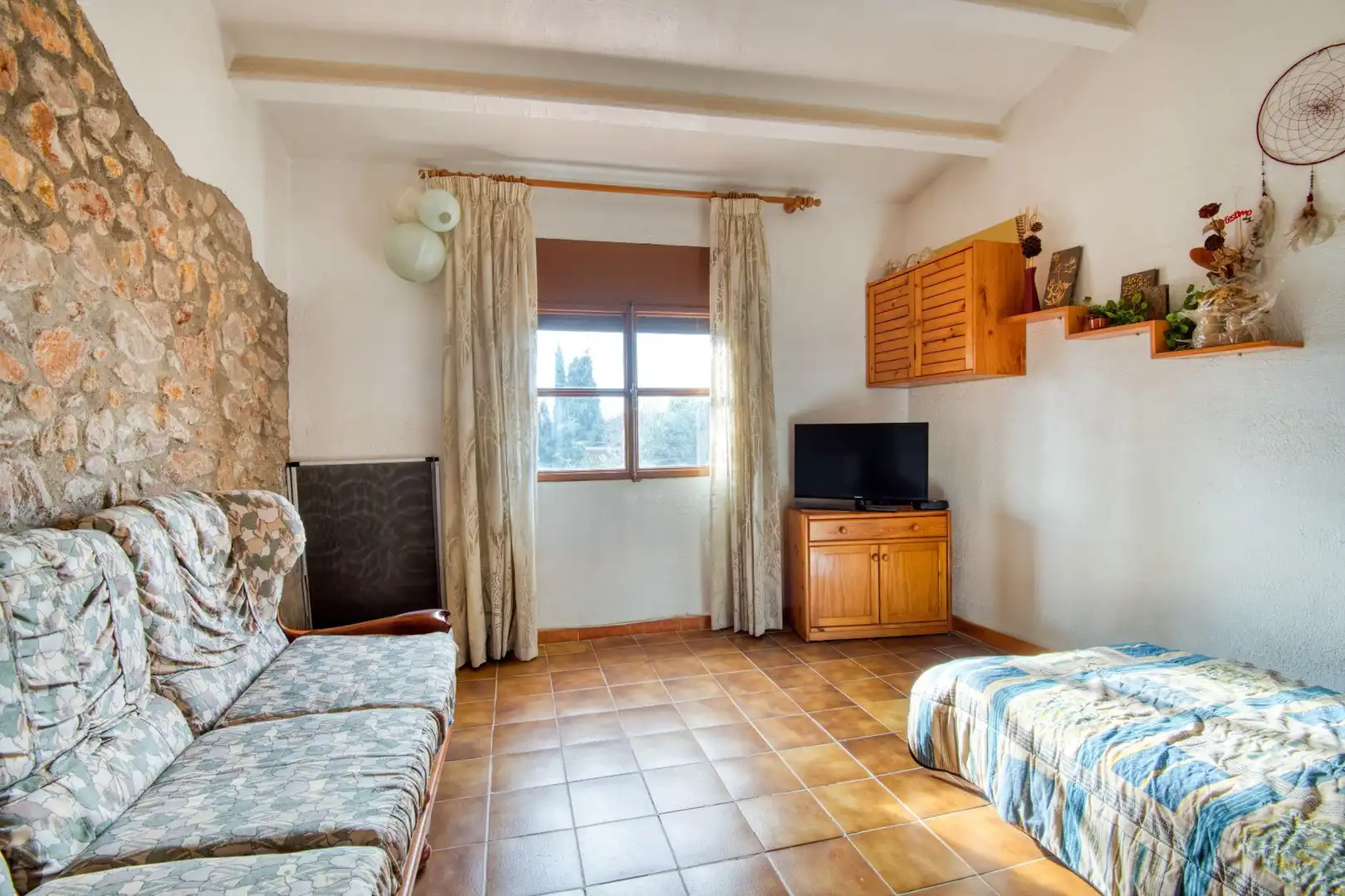 Schlafzimmer von Country house zum Verkauf in Albons mit Privatgarten, Terrasse und Schwimmbad