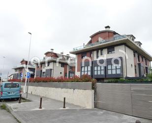 Vista exterior de Dúplex de lloguer en Santa Cruz de Bezana amb Terrassa