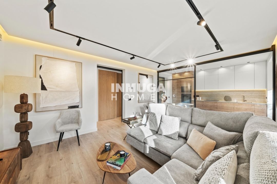 Flat for sale in Cta. de San Vicente, Palacio, Centro