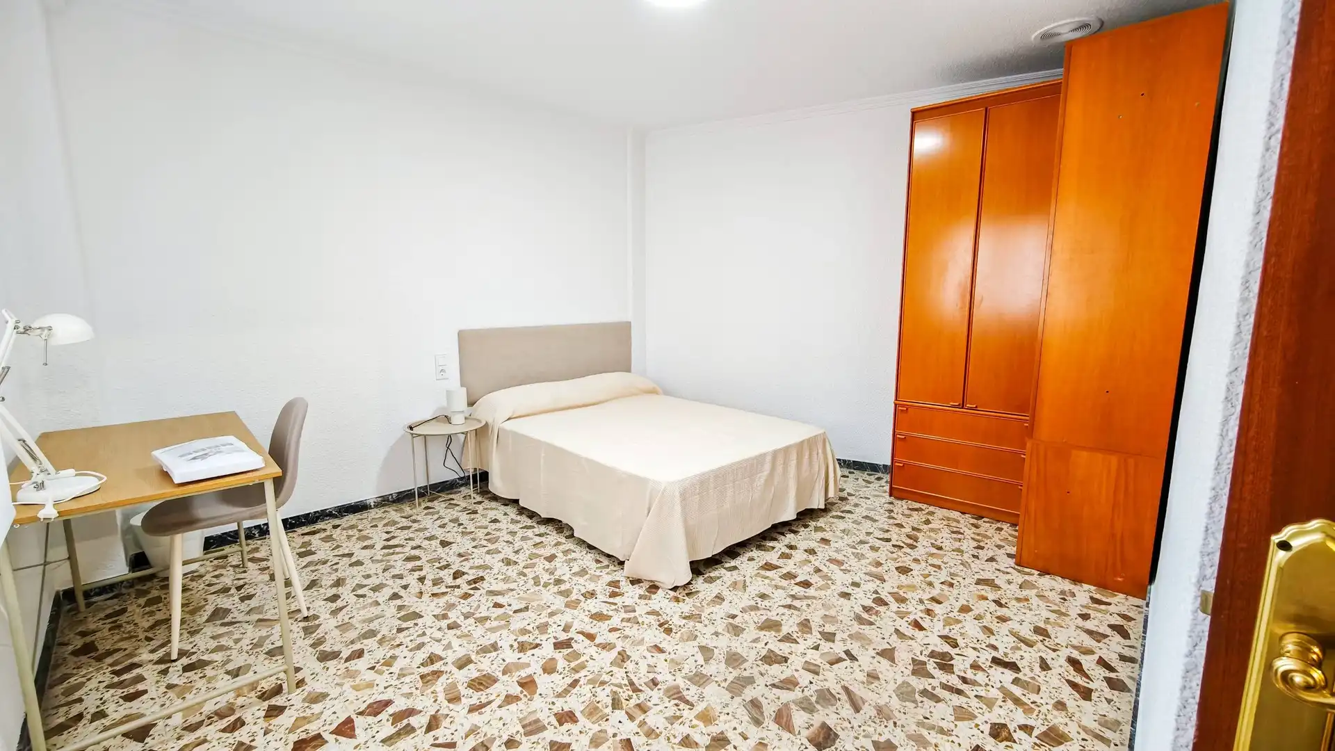 Bedroom of Flat for rent in Elche / Elx  with Furnished and Balcony