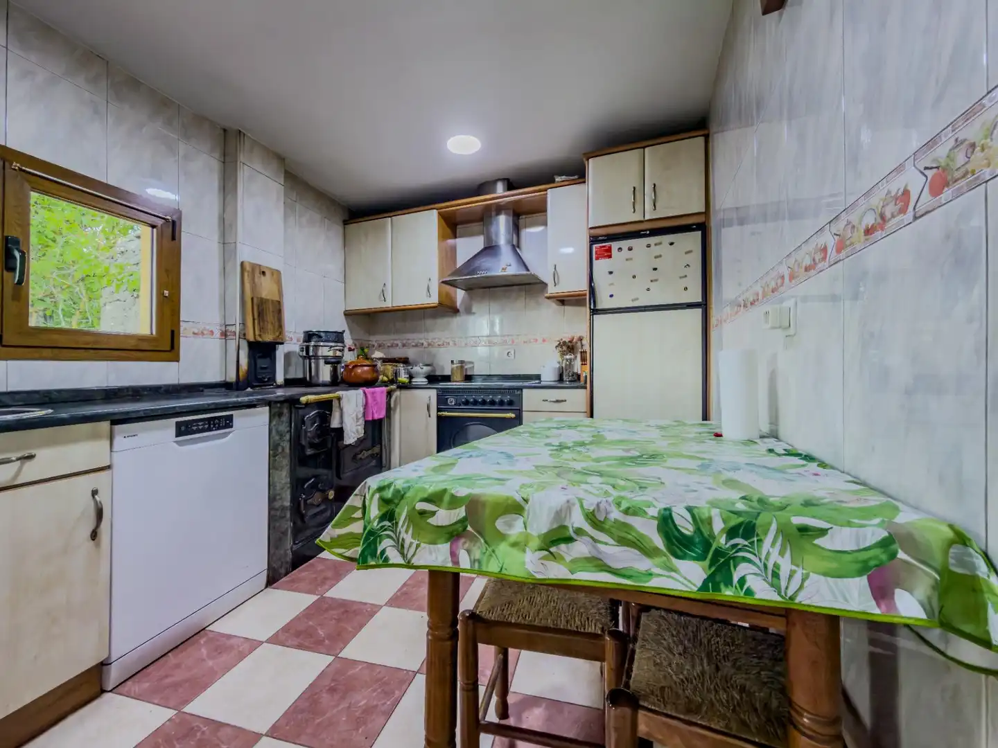 Cocina de Casa adosada en venta en Merindad de Valdeporres con Calefacción
