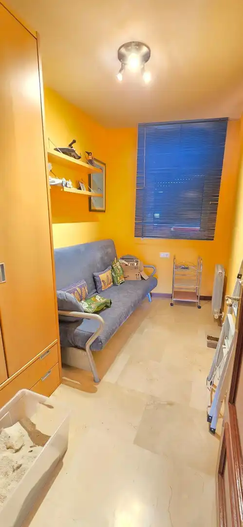Schlafzimmer von Einfamilien-Reihenhaus zum Verkauf in Santa Perpètua de Mogoda mit Klimaanlage, Heizung und Terrasse