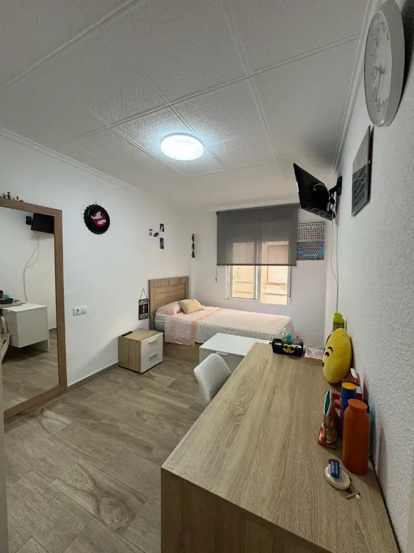 Dormitori de Pis en venda en Torrevieja amb Aire condicionat, Jardí privat i Piscina