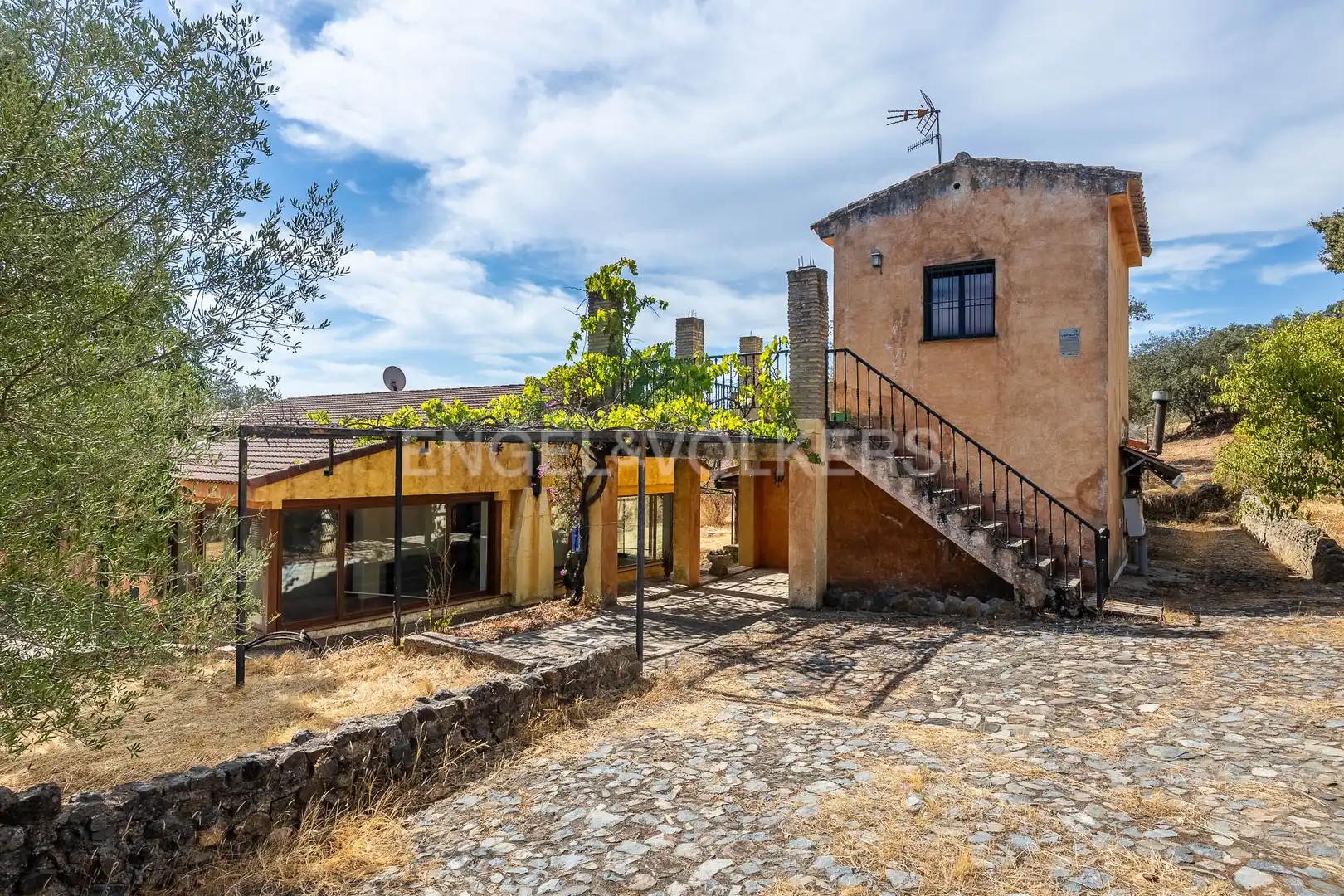 Vista exterior de Finca rústica en venta en El Castillo de las Guardas con Calefacción, Jardín privado y Terraza