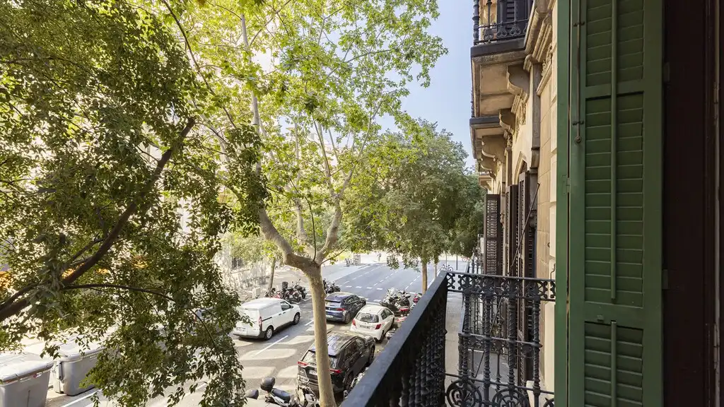Vista exterior de Apartament en venda en Barcelona amb Calefacció, Terrassa i Balcó