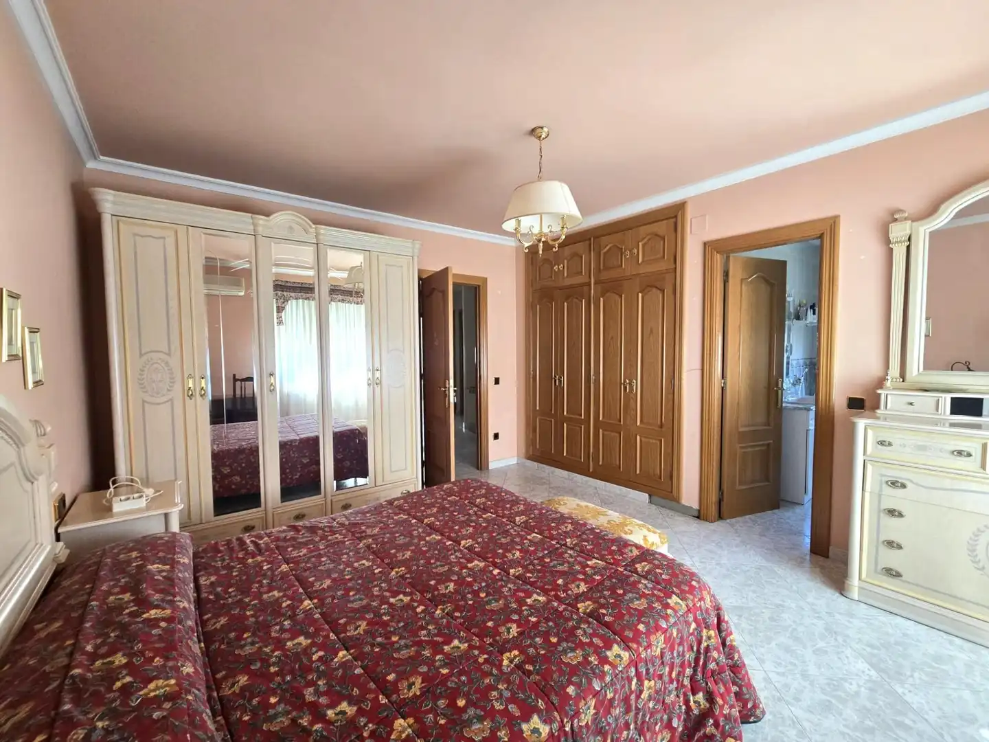 Houses for sale in Calle ALVARO DE HINOJOSA, Miralvalle - Av. Virgen del Puerto - La Data