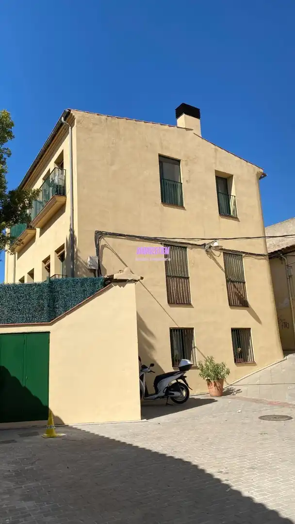 Vista exterior de Estudio de alquiler en Badalona con Amueblado