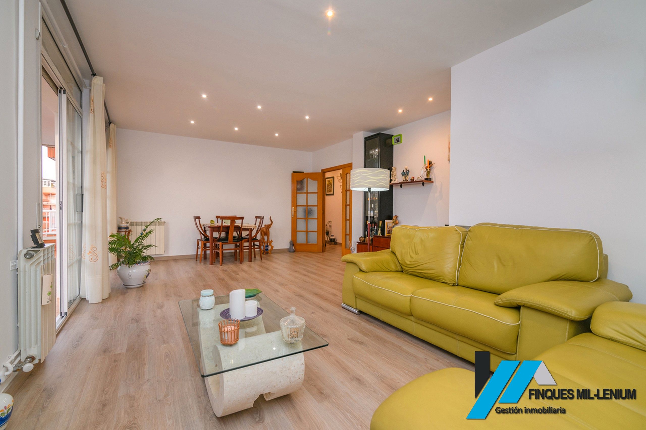 Living room of Flat for sale in Gavà  with Air Conditioner, Heating and Parquet flooring