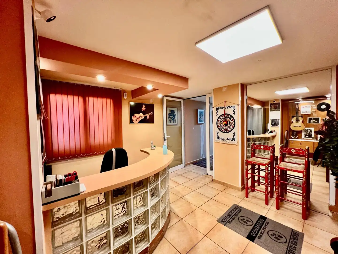 Business premises to rent in Ronda de la Roureda, imagen 2