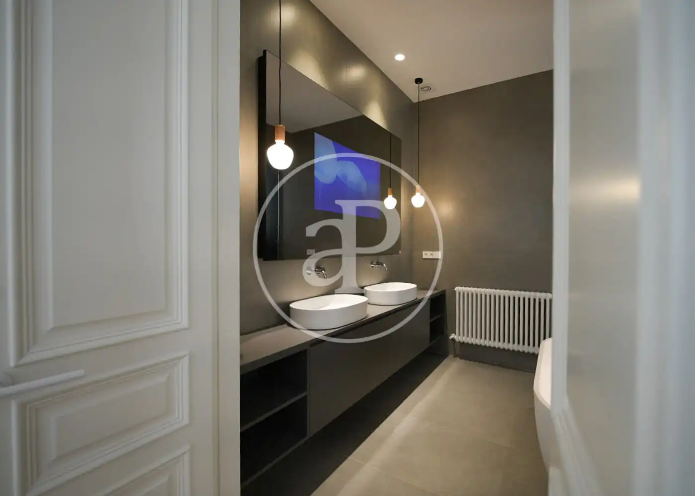 Baño de Piso de alquiler en Barcelona con Aire acondicionado, Calefacción y Amueblado