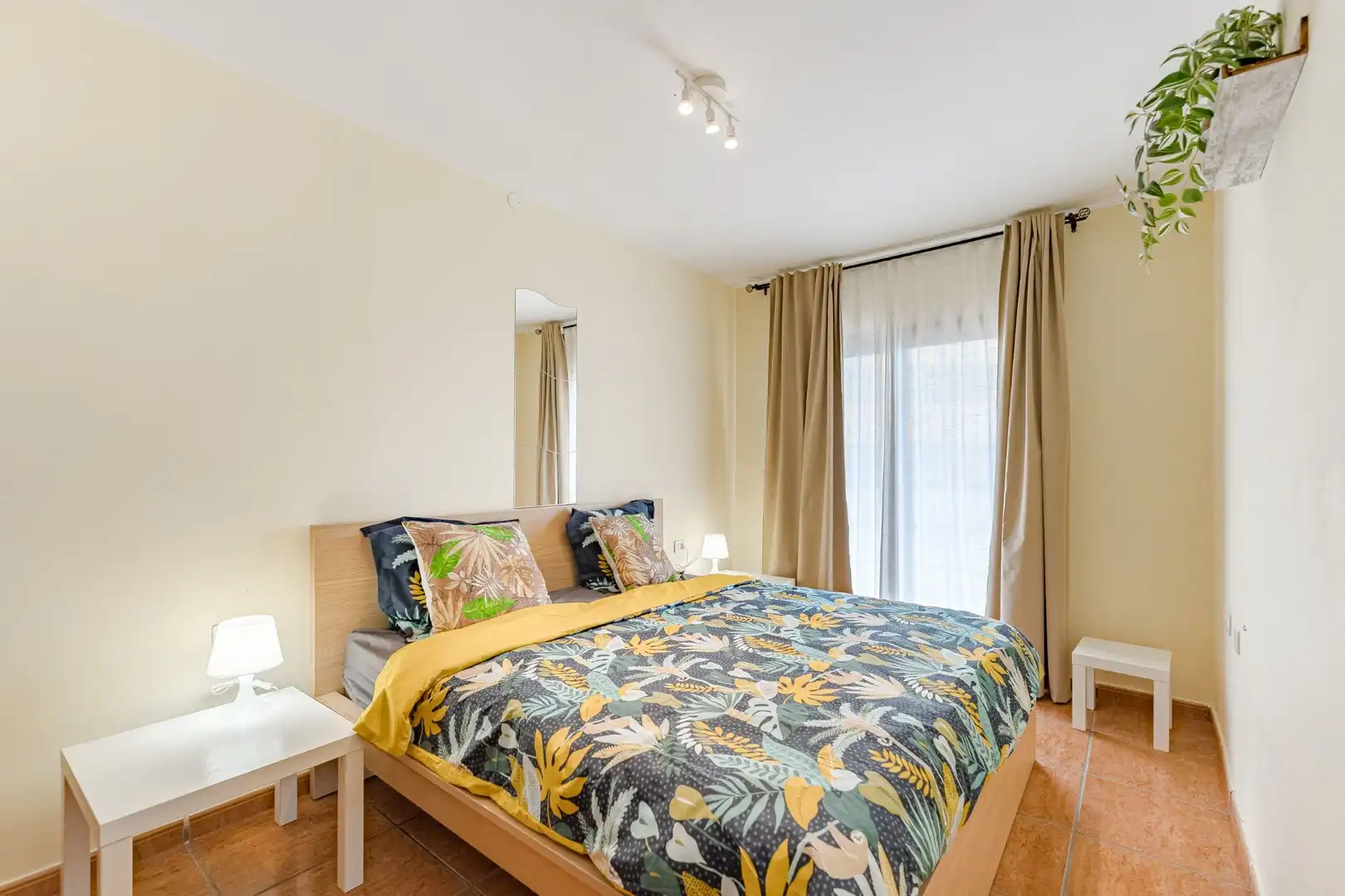 Dormitori de Apartament de lloguer en San Miguel de Abona amb Moblat i Piscina comunitària