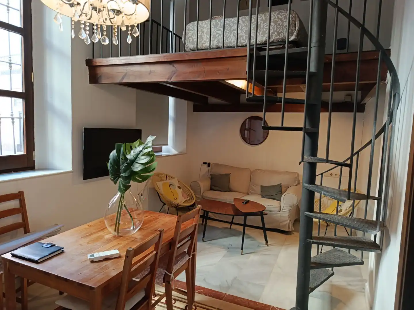 Duplex avec ascenseur à louer à Alvarez