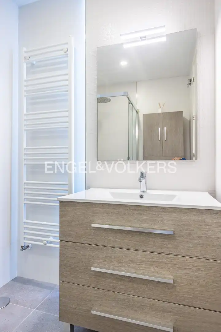 Baño de Piso en venta en Sevilla con Aire acondicionado y Calefacción