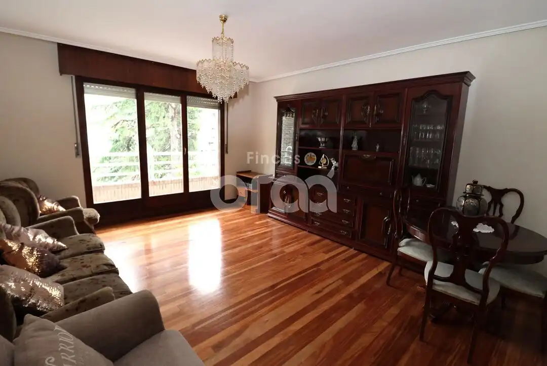 Sala de estar de Piso en venta en Santurtzi  con Calefacción, Amueblado y Balcón