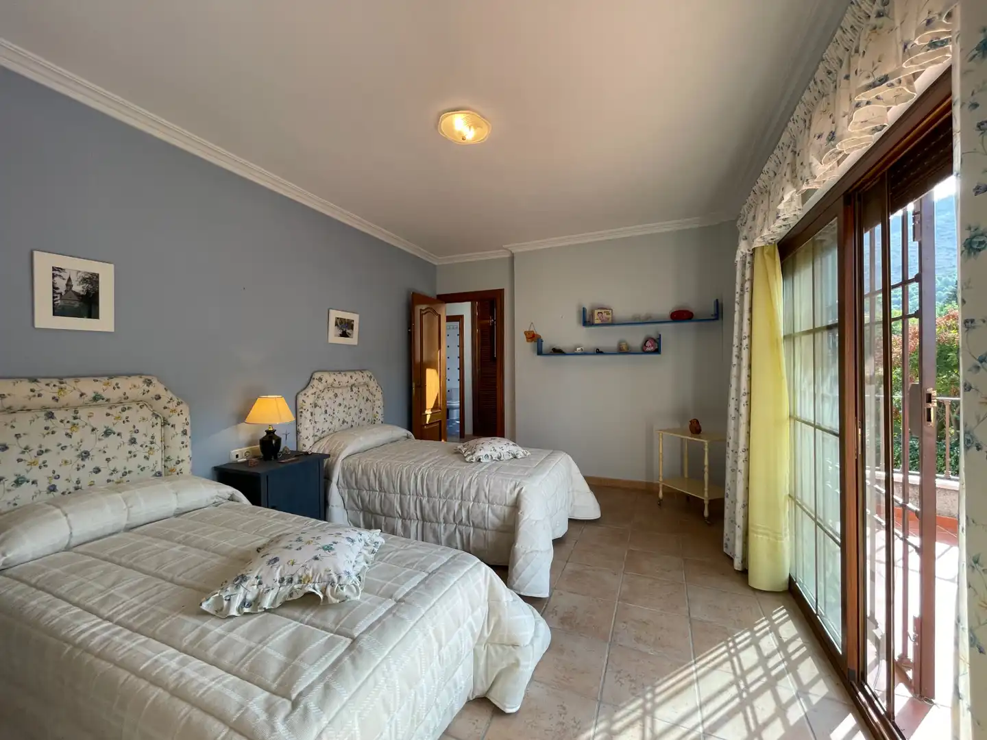 Dormitori de Casa o xalet en venda en Alhaurín de la Torre amb Aire condicionat, Calefacció i Jardí privat