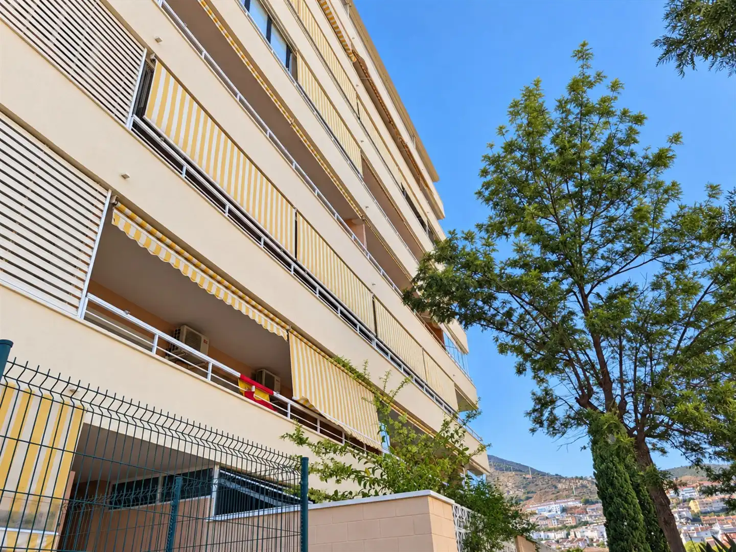 Vista exterior de Àtic en venda en Benalmádena amb Aire condicionat, Calefacció i Terrassa