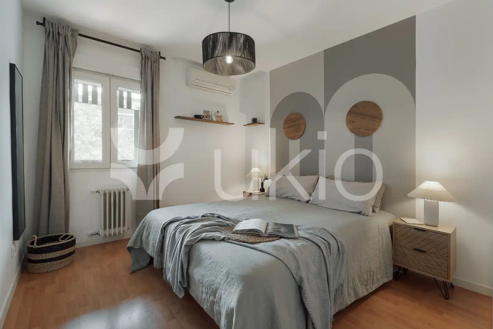 Dormitori de Apartament de lloguer en Madrid amb Aire condicionat, Calefacció i Terrassa
