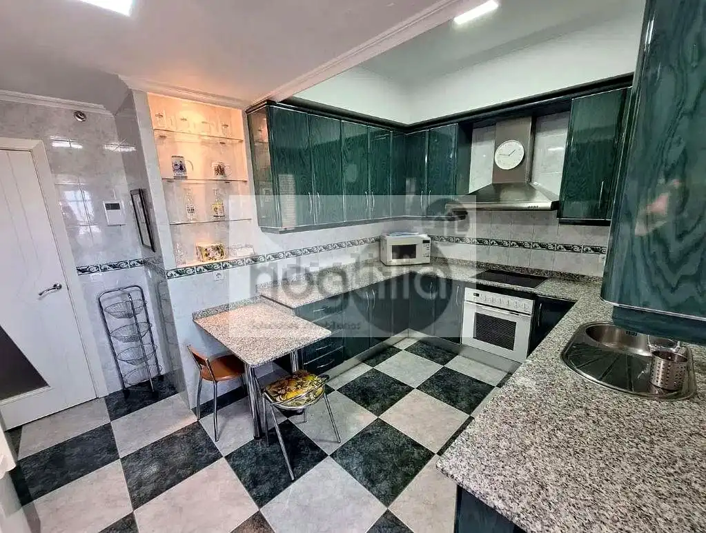 Kitchen of Flat for rent in Sevilla  with Air Conditioner, Furnished and Community pool