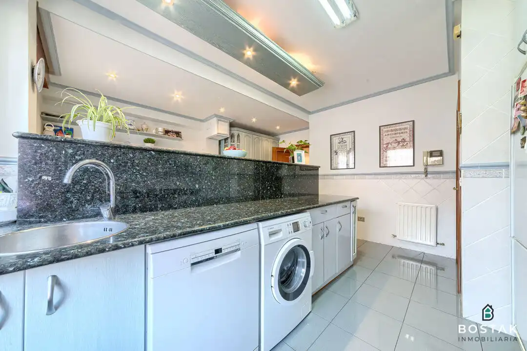 Küche von Wohnung zum Verkauf in Bilbao  mit Heizung, Terrasse und Möbliert