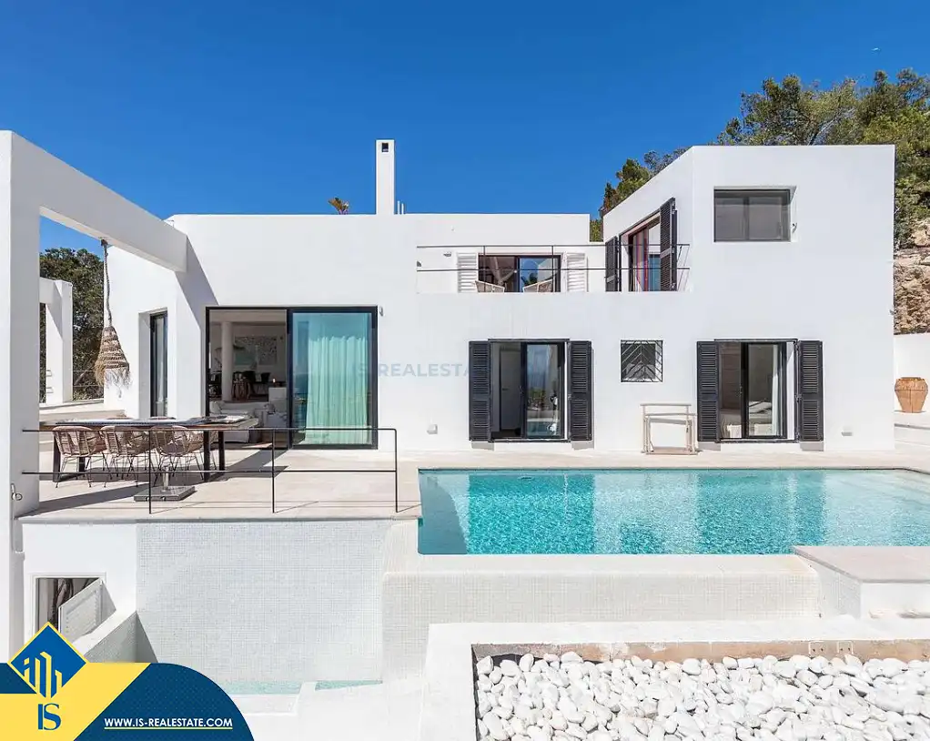 Vista exterior de Casa o xalet en venda en Santa Eulària des Riu amb Terrassa, Piscina i Moblat