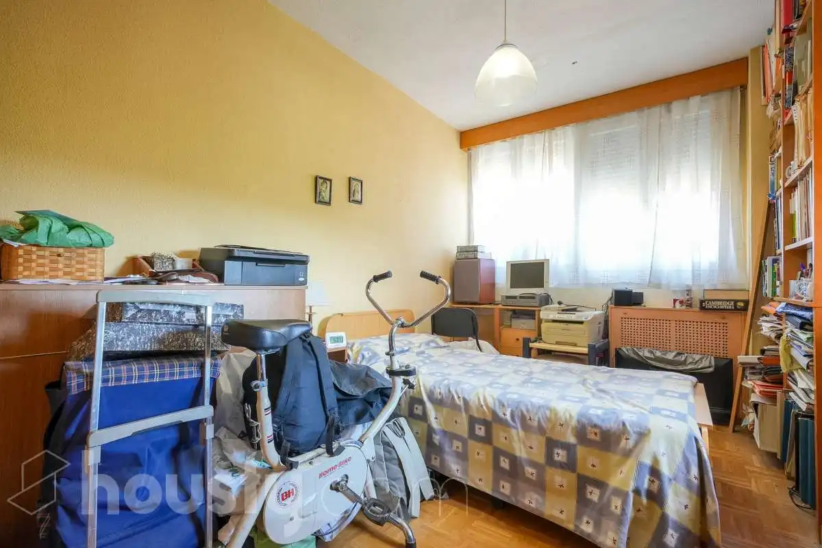 Dormitori de Pis en venda en Madrid amb Aire condicionat, Calefacció i Jardí privat