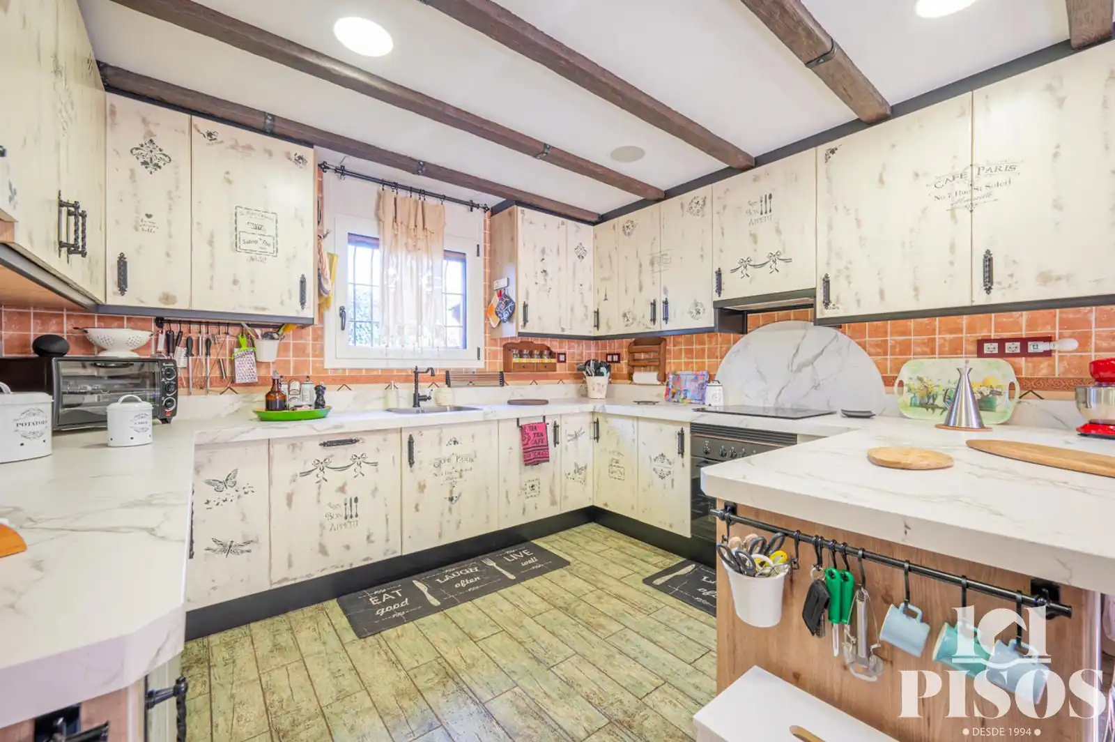 Cocina de Casa o chalet en venta en Rubí con Aire acondicionado, Calefacción y Trastero