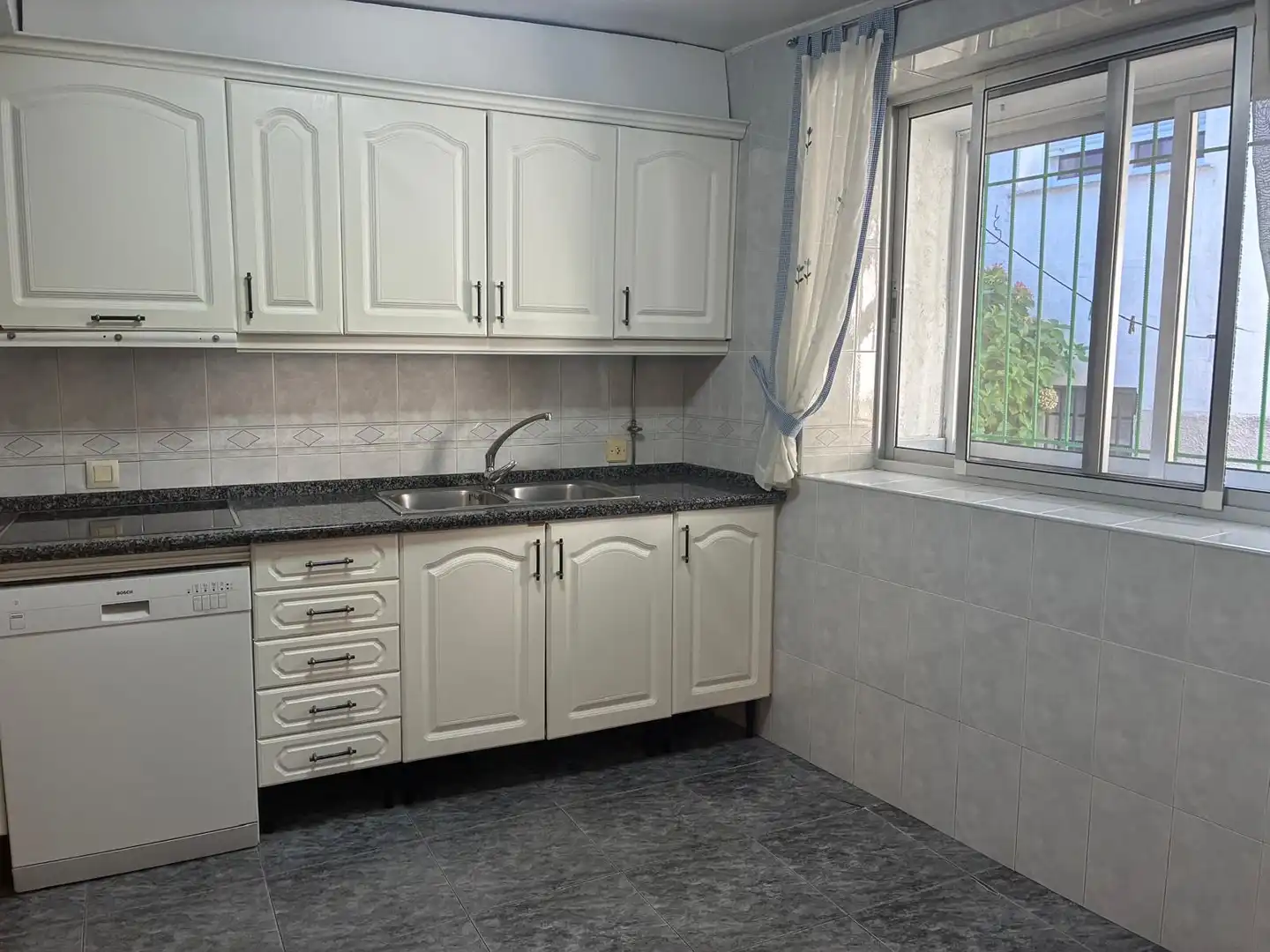 Kitchen of Houses for sale in Piornal  with Furnished