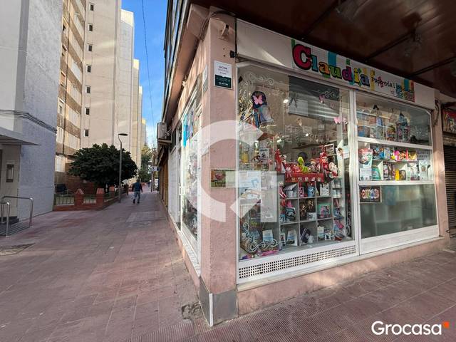 Local comercial en Venta en CL PRAT DEL en Bellvitge