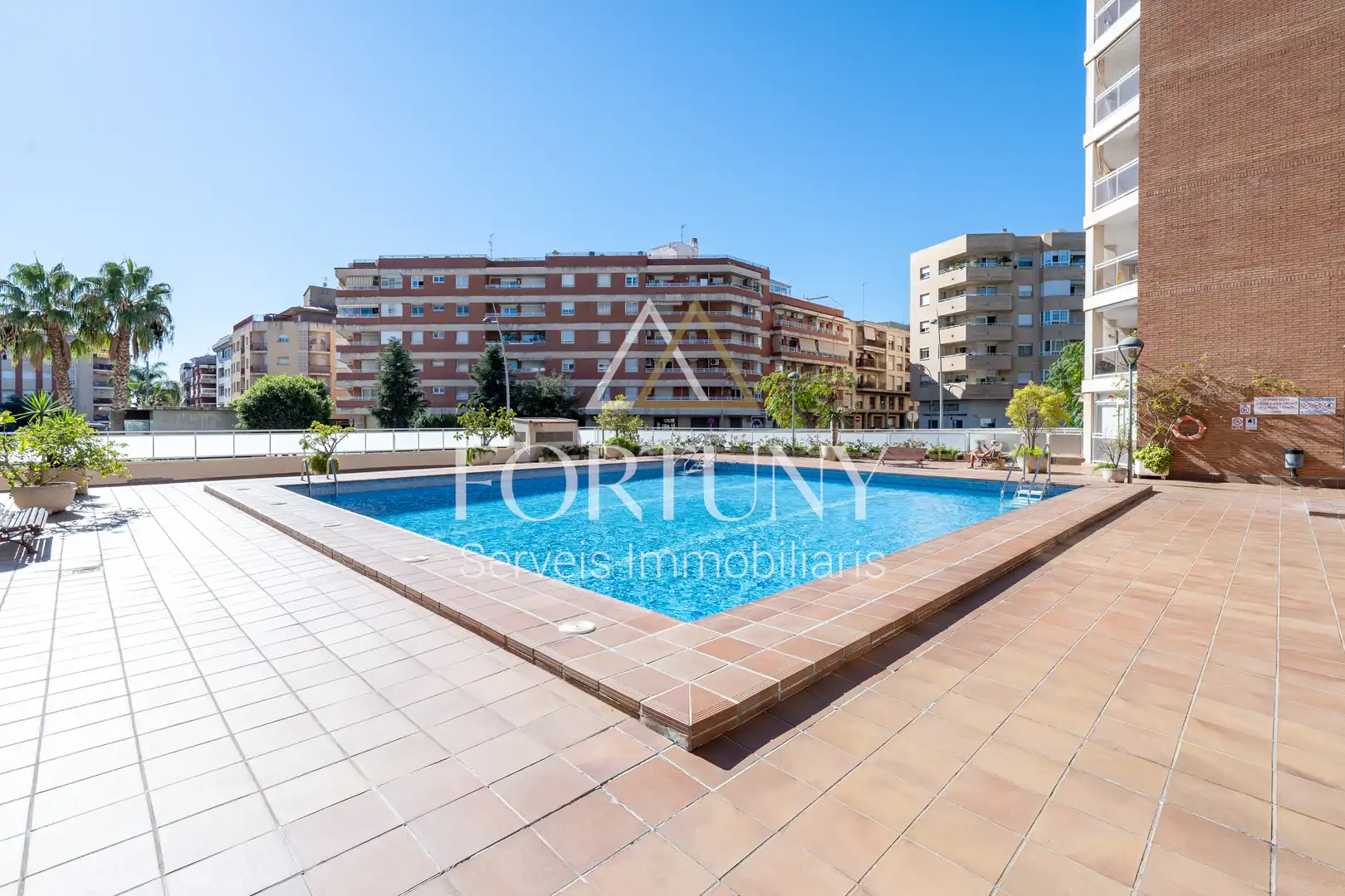 Swimming pool of Flat for sale in Vinyols i els Arcs  with Air Conditioner, Swimming Pool and Balcony