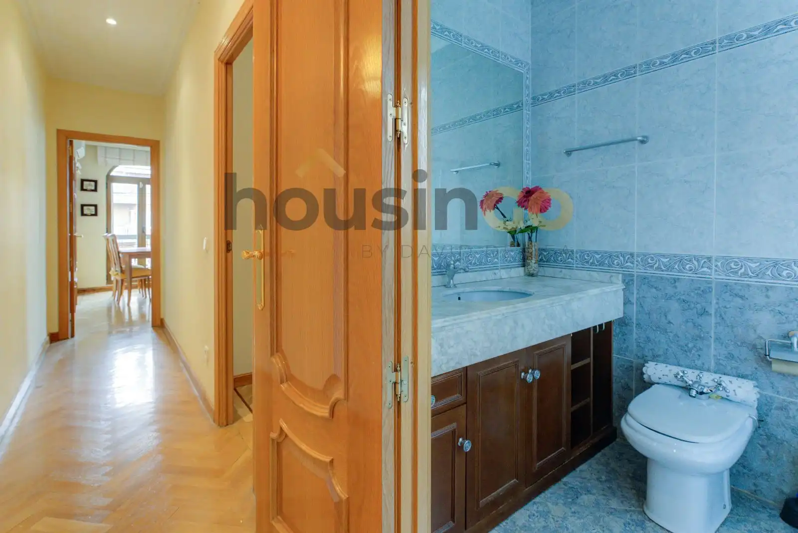 Bathroom of Flat for rent in Madrid  with Air Conditioner, Heating and Parquet flooring