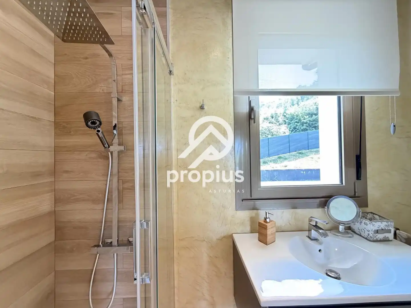Baño de Casa o chalet en venta en Cangas de Onís con Calefacción, Terraza y Trastero