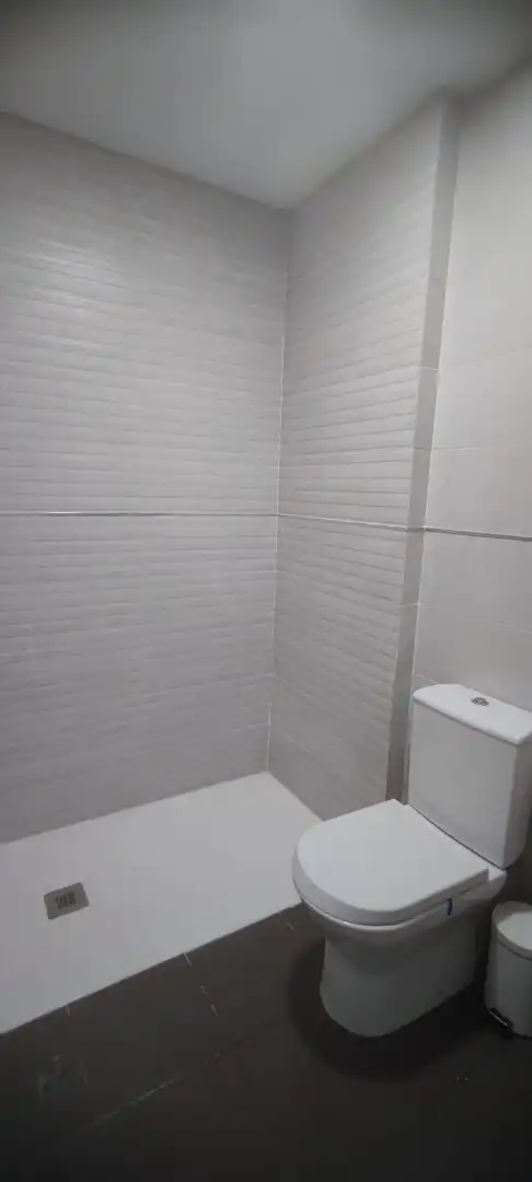 Baño de Casa adosada en venta en Almensilla con Aire acondicionado, Calefacción y Trastero