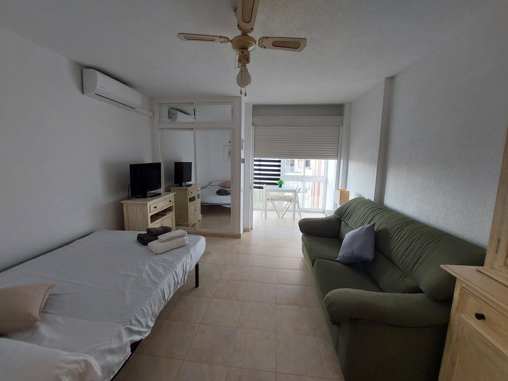 Bedroom of Study for sale in Benalmádena  with Air Conditioner, Terrace and Furnished