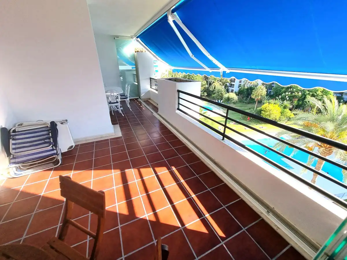 Apartament amb piscina en venda a Nueva Andalucía, imagen 2