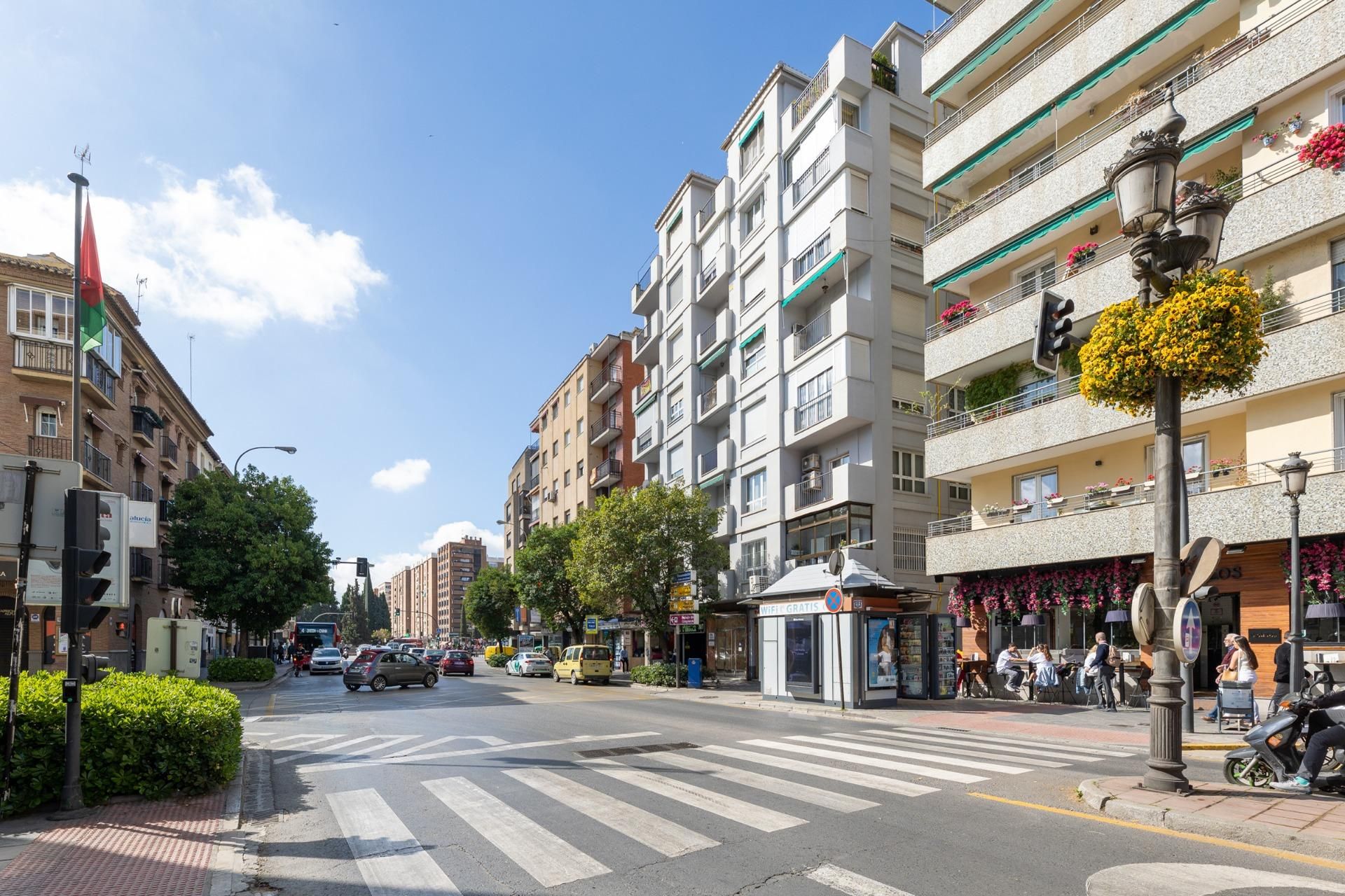 Vista exterior de Pis en venda en  Granada Capital amb Calefacció
