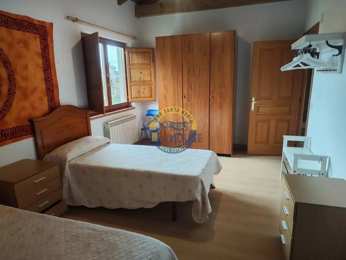 Habitación de Casa o chalet en venta en Villaquilambre con Calefacción, Jardín privado y Parquet