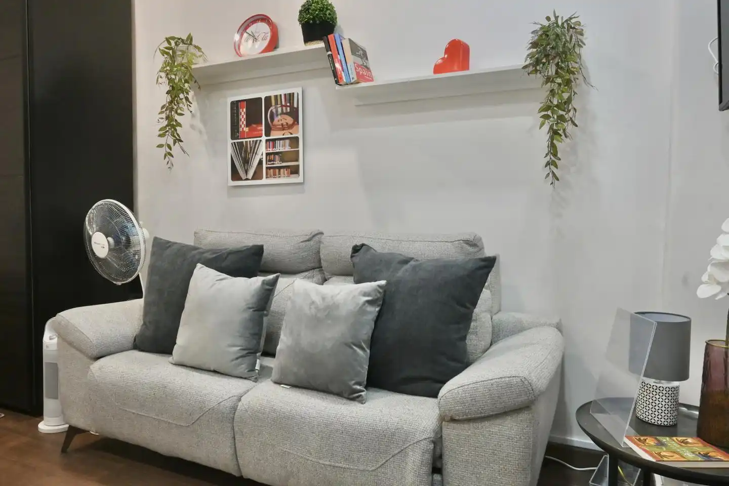 Living room of Study for rent in Madrid  with Air Conditioner, Heating and Furnished
