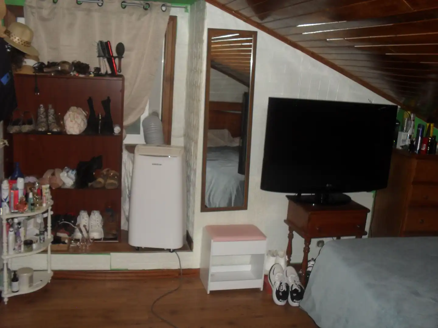 Dormitori de Casa o xalet en venda en Vigo  amb Jardí privat, Terrassa i Balcó