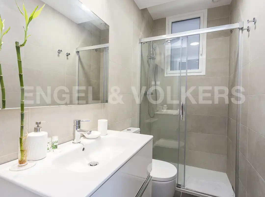 Bathroom of Flat for rent in Barcelona  with Air Conditioner, Heating and Furnished