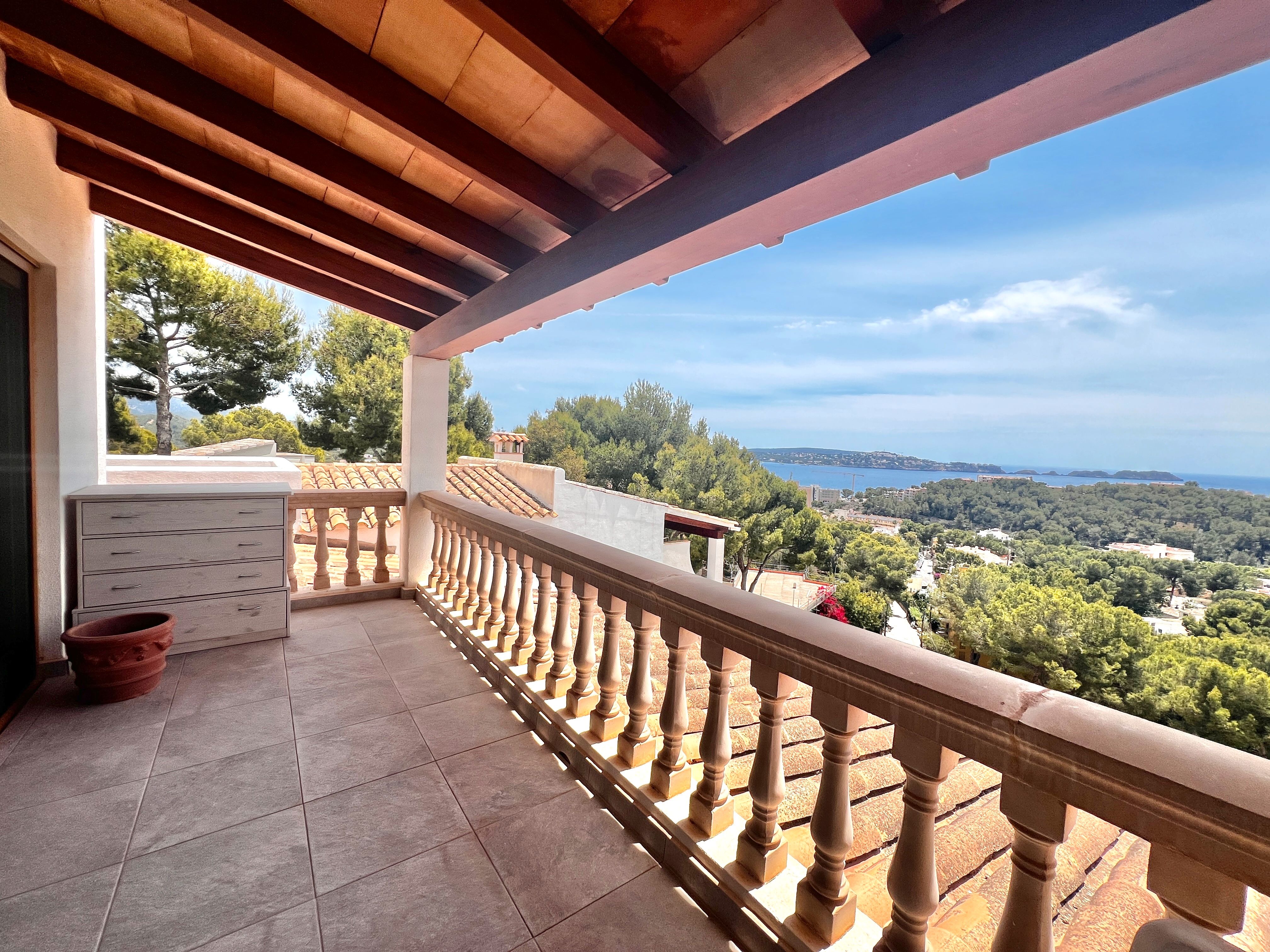 Vista exterior de Apartament en venda en Calvià amb Piscina comunitària