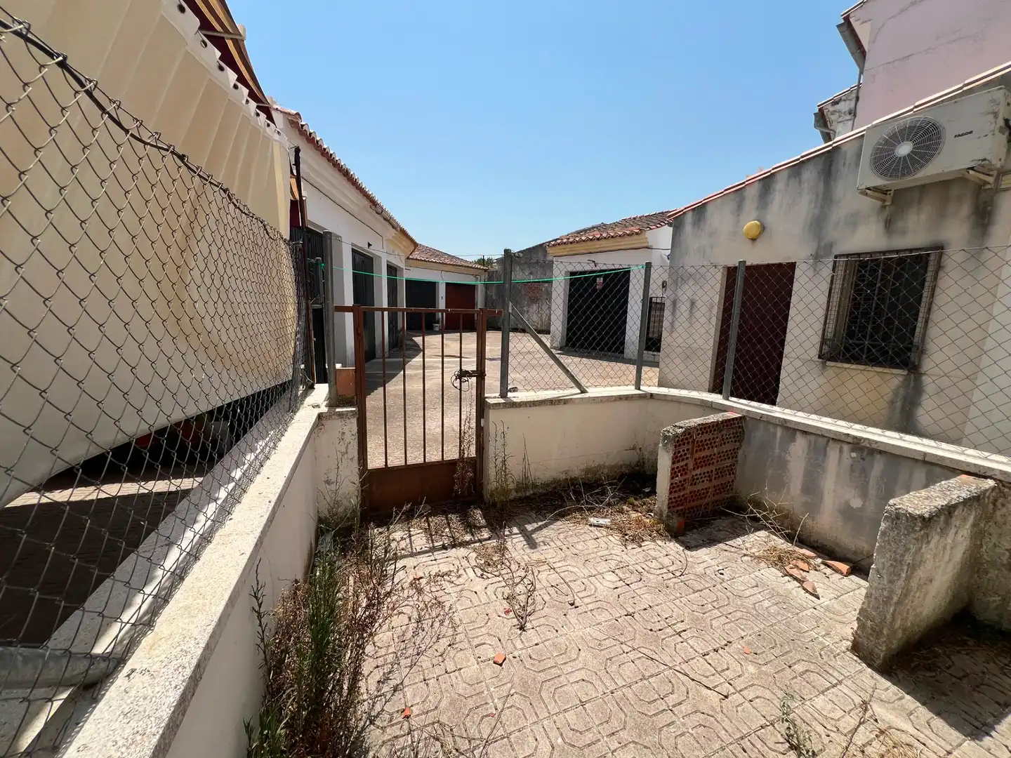 Vista exterior de Pis en venda en Salvatierra de Santiago, Cáceres