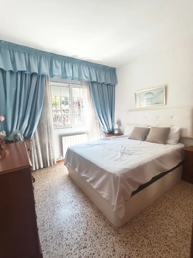Habitación de Casa o chalet en venta en Sant Esteve Sesrovires con Aire acondicionado, Calefacción y Jardín privado