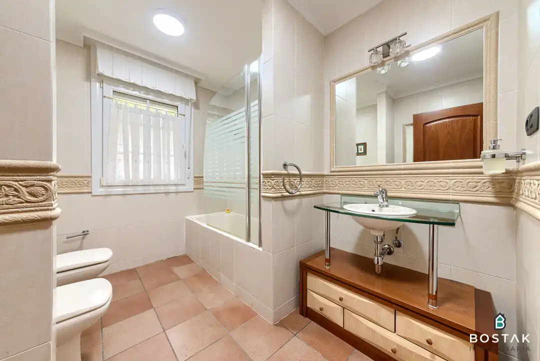 Bany de Casa o xalet en venda en Barrika amb Calefacció, Jardí privat i Terrassa