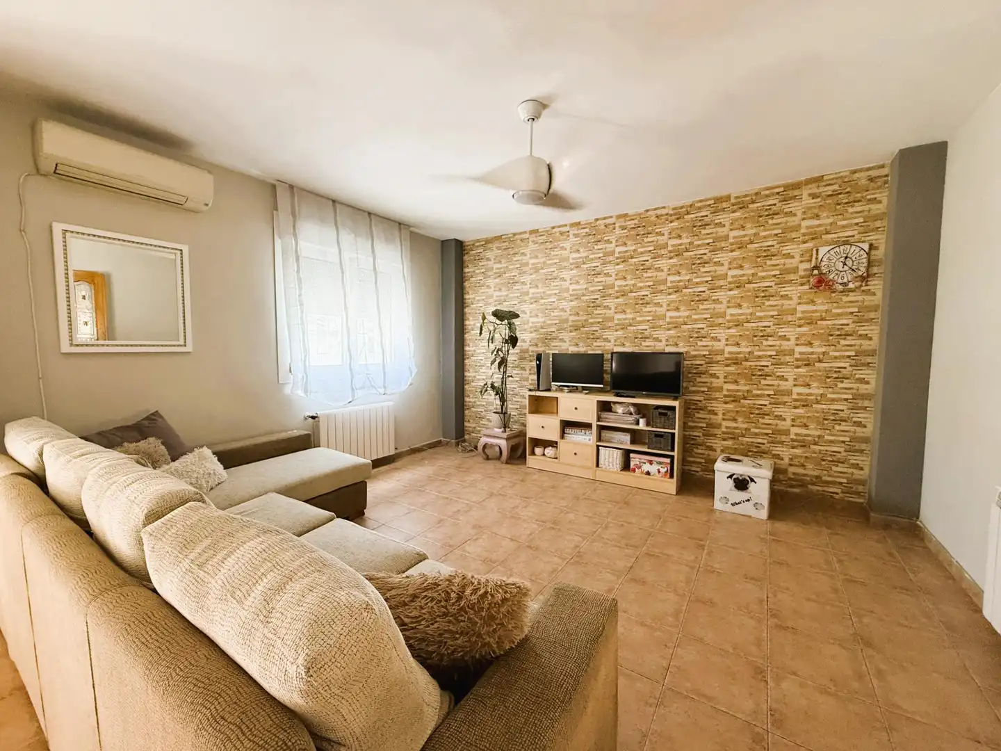 Living room of Detached homes for sale in Arganda del Rey  with Air Conditioner, Heating and Swimming Pool