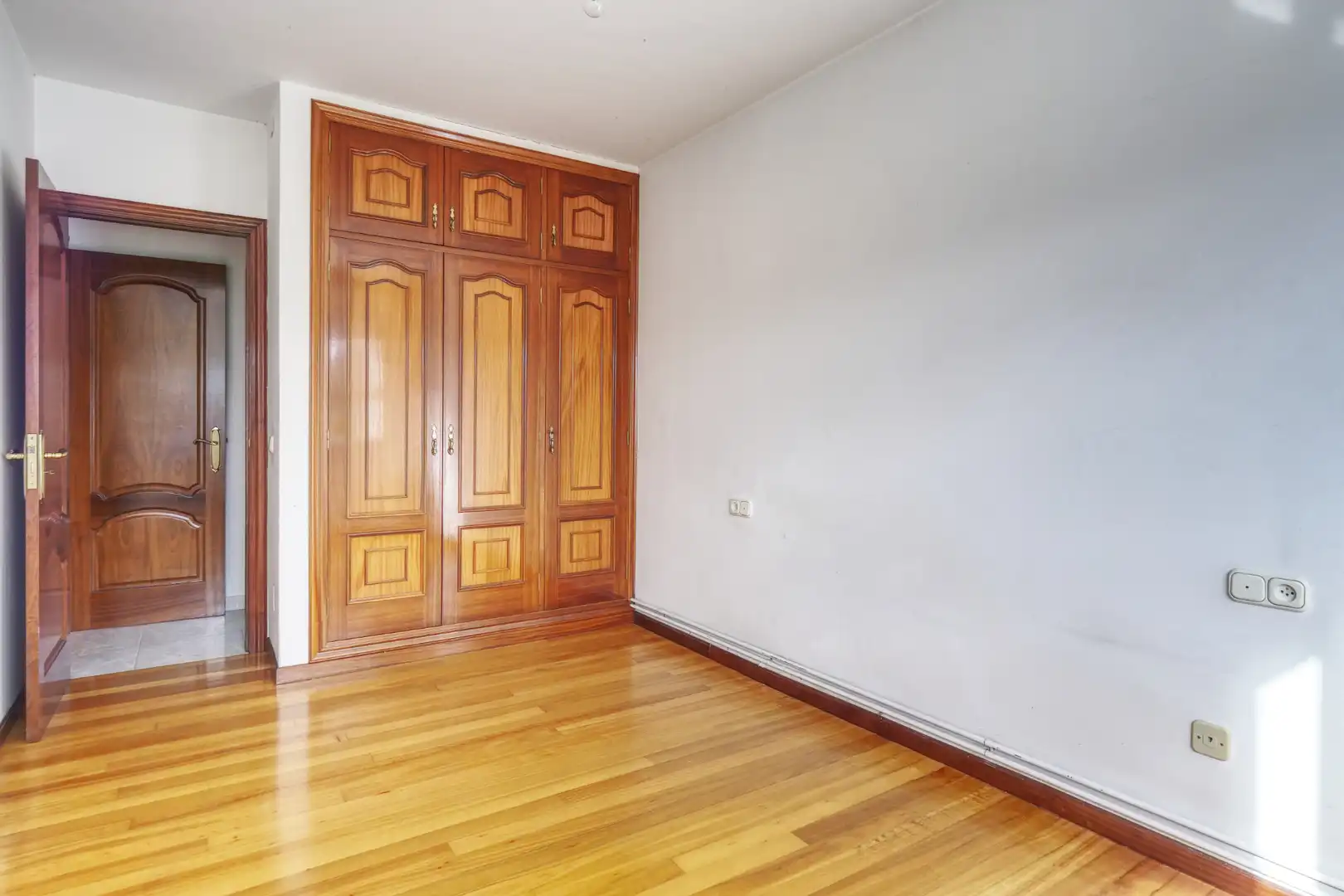 Habitación de Edificio en venta en Padrón