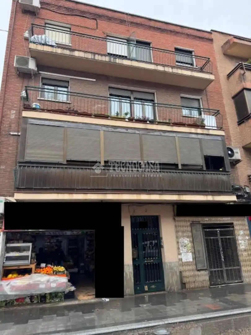 Vista exterior de Local en venta en Madrid con Calefacción