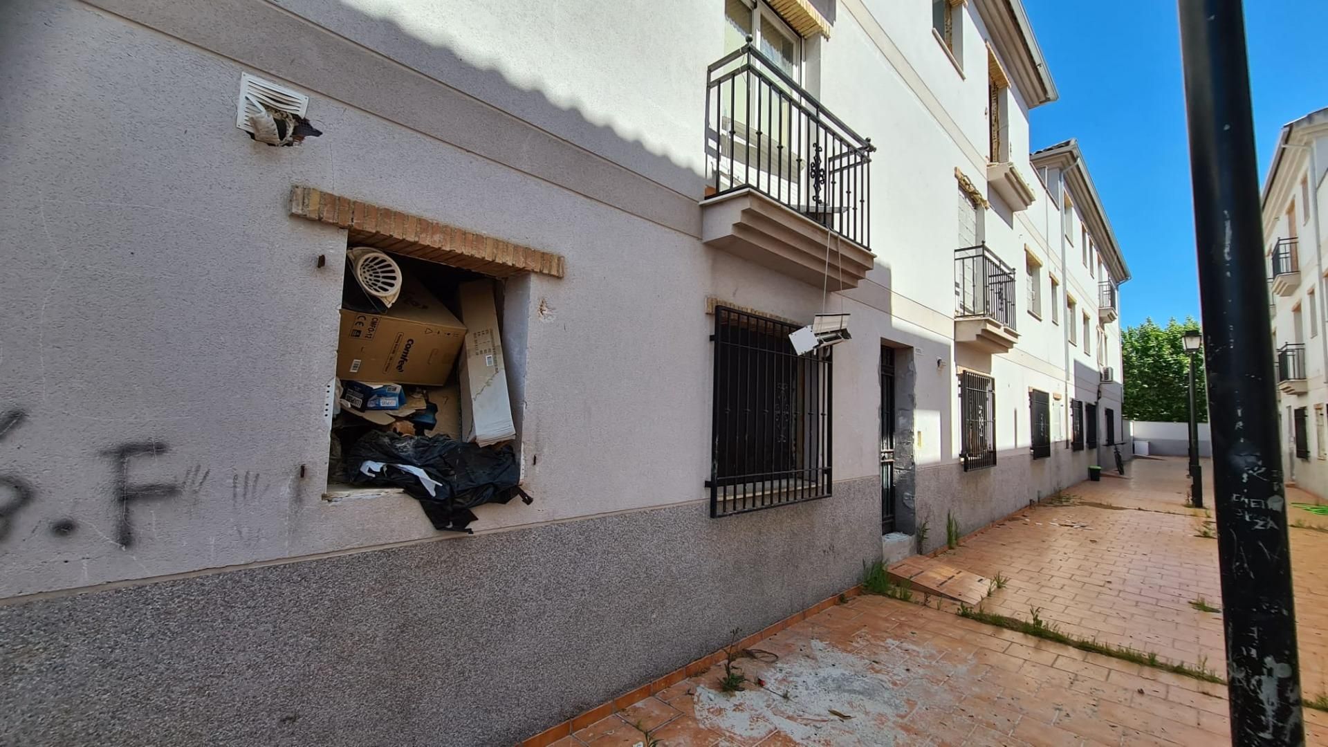 Vista exterior de Edifici en venda en Cijuela