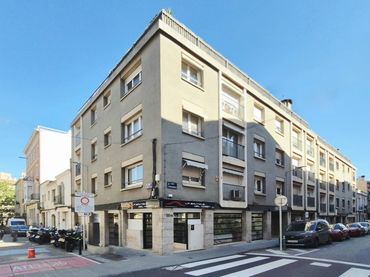 Flat with lift for sale in calle d'Arquímedes