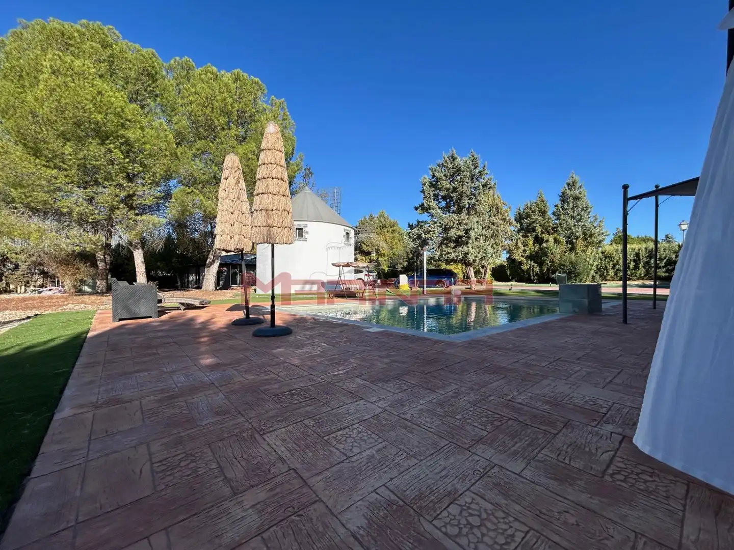 Piscina de Casa o xalet en venda en Colmenar de Oreja amb Aire condicionat, Calefacció i Jardí privat